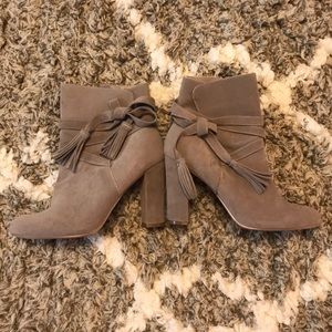 Just fab Landry Boots size 8.5